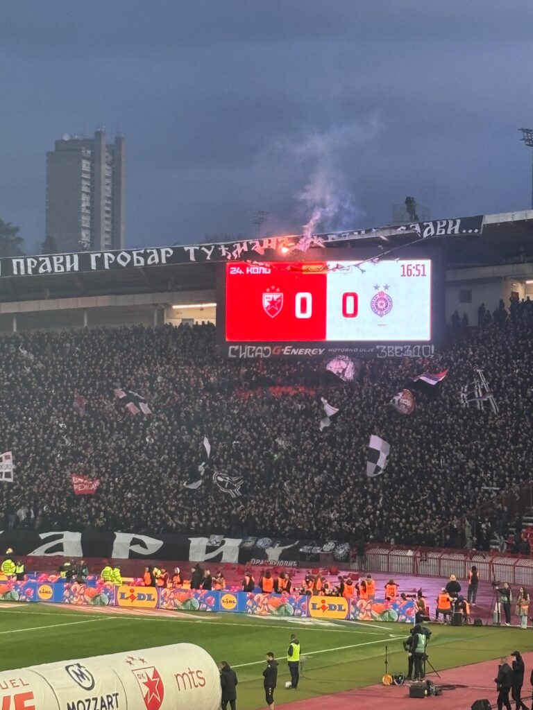 weekend foot Belgrade derby eternel Etoile Rouge de Belgrade supporters du Partizan Serbie The Fan Kultur